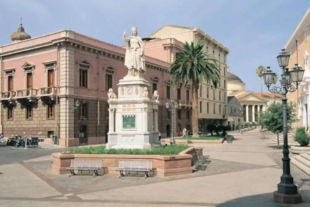 Apartamento Casa Levante - Near The Station And City Center Oristano Italia
